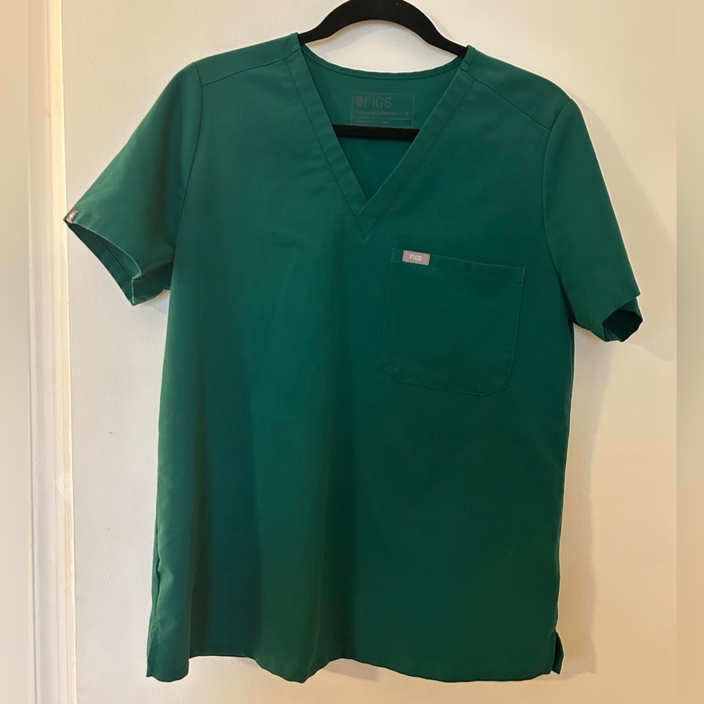 Figs Hunter Green Catarina One-Pocket Scrub Top